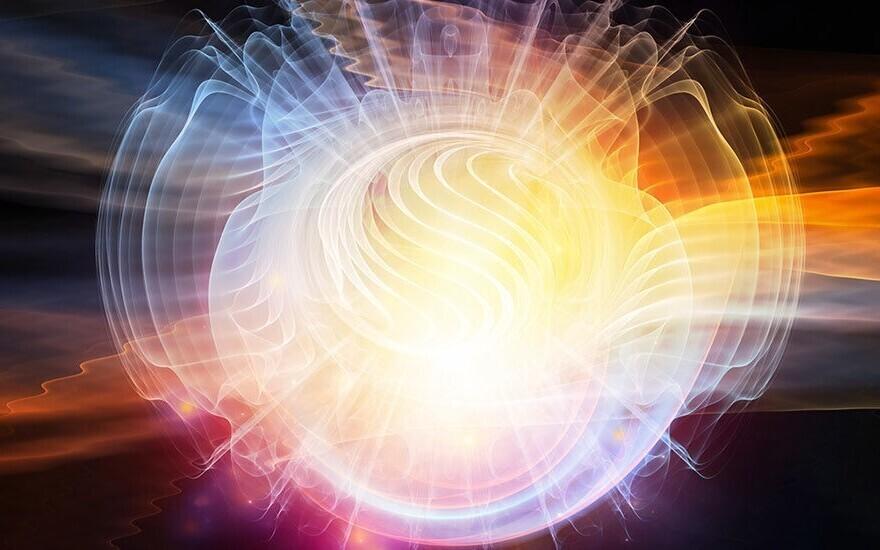 Raskematest kvarkidest koosnevate osakeste liitumisel tekib palju energiat.