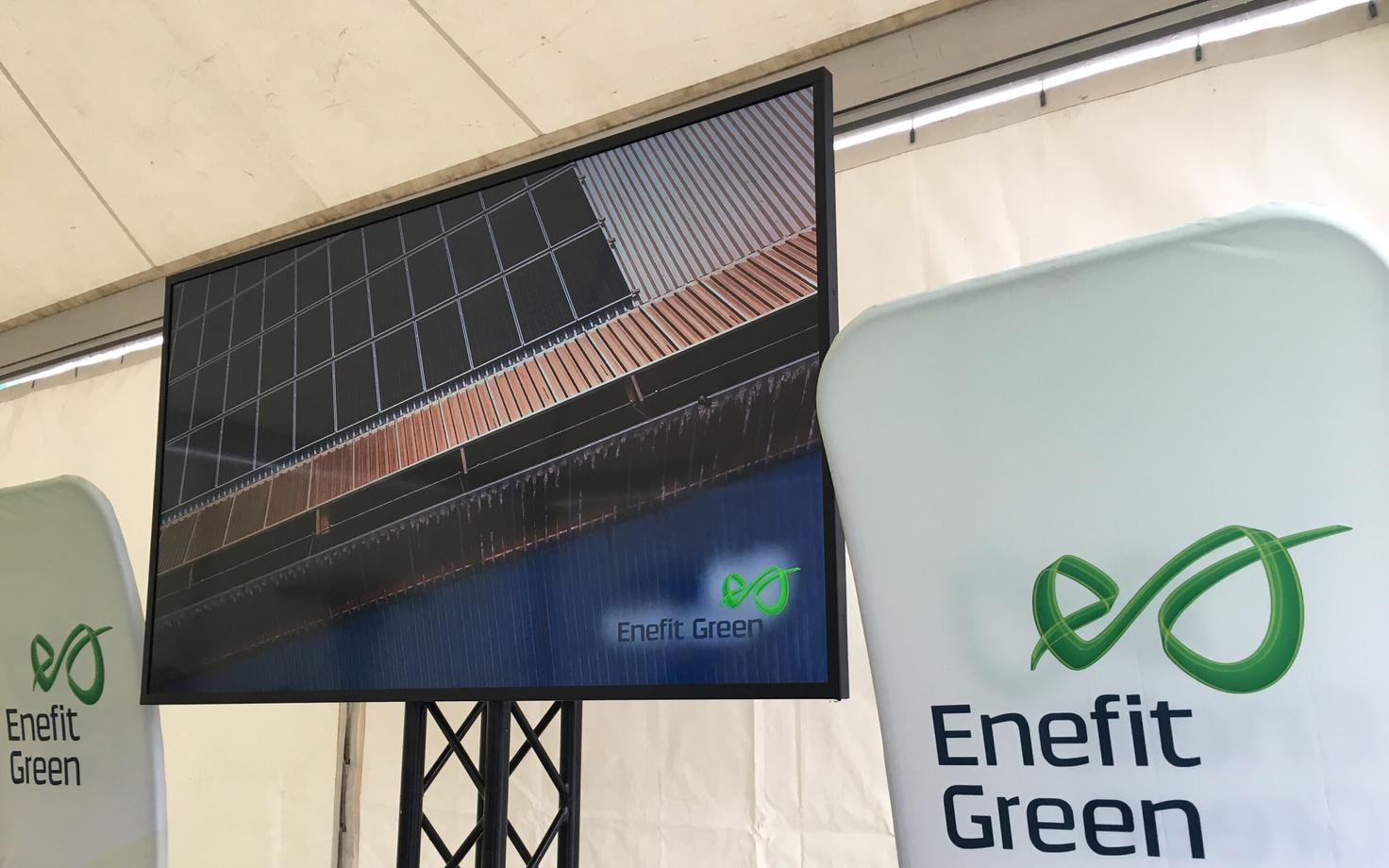 Солнечные панели на молочной ферме в Тюри.