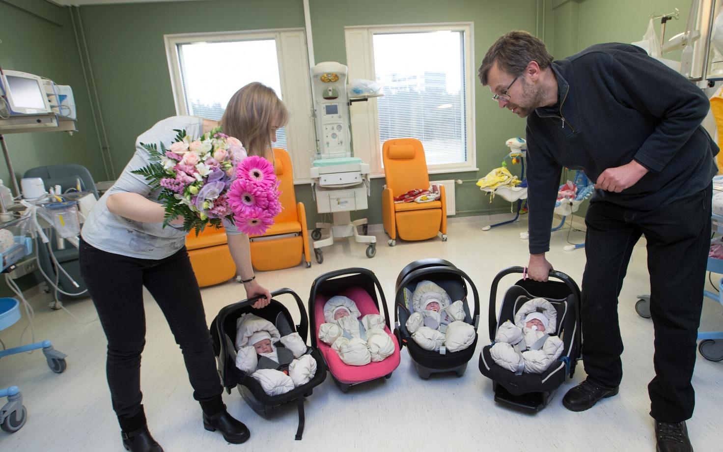 Mulluseid sünde ilmestas juulikuine rõõmusõnum, kui ilmavalgust nägid nelikud.