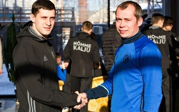 Героем матча стал Александр Волков (слева).