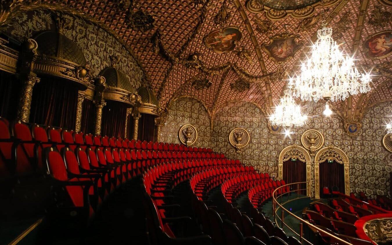 Русский театр.