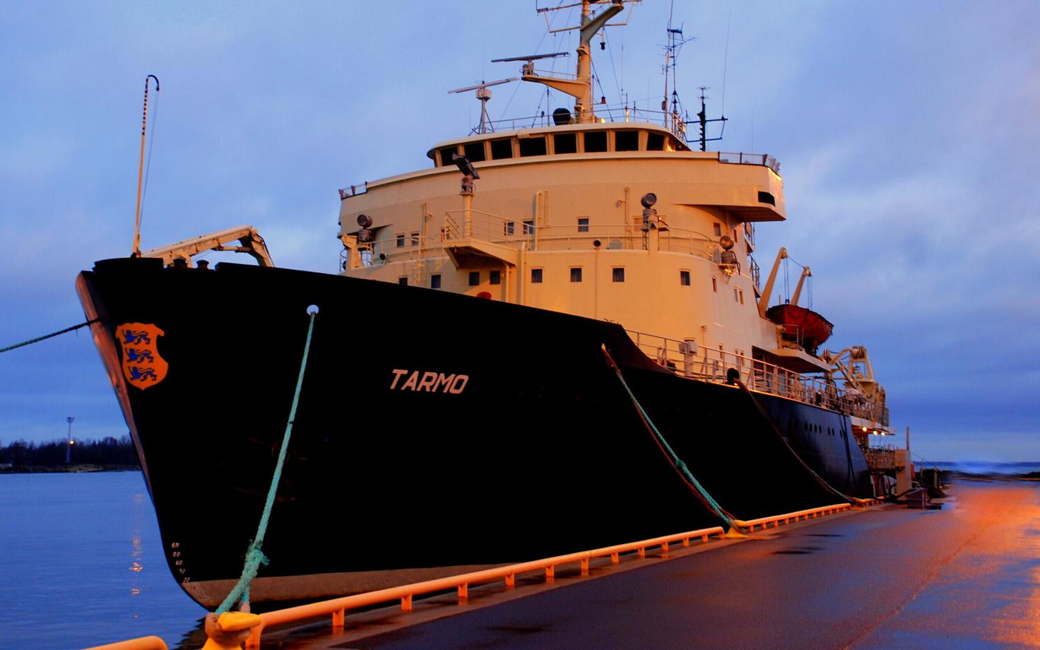 Ледокол Tarmo.