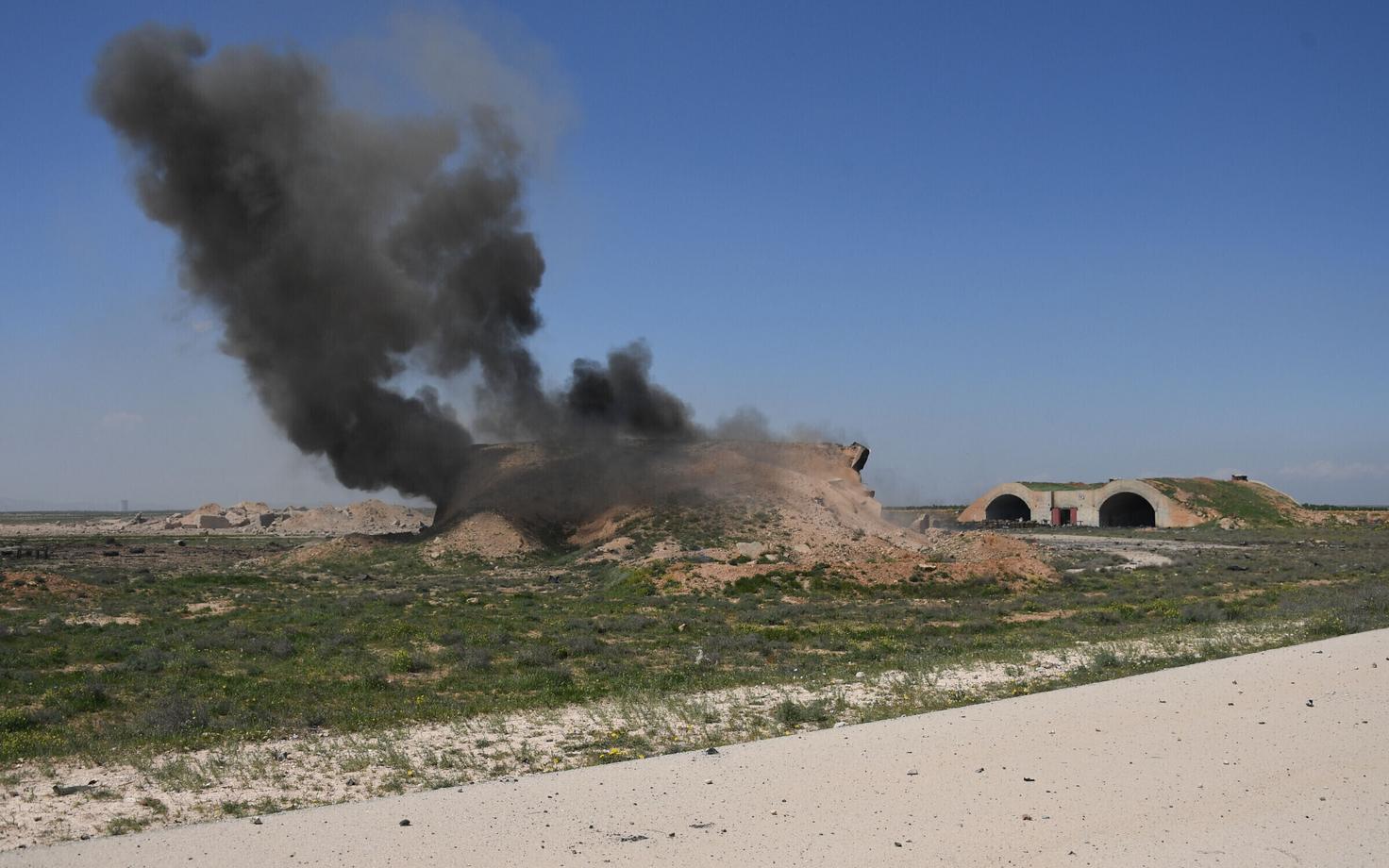 Arhiivifoto: Süüria Shayrati õhuväebaas pärast USA raketirünnakut 2017. aasta aprillis.