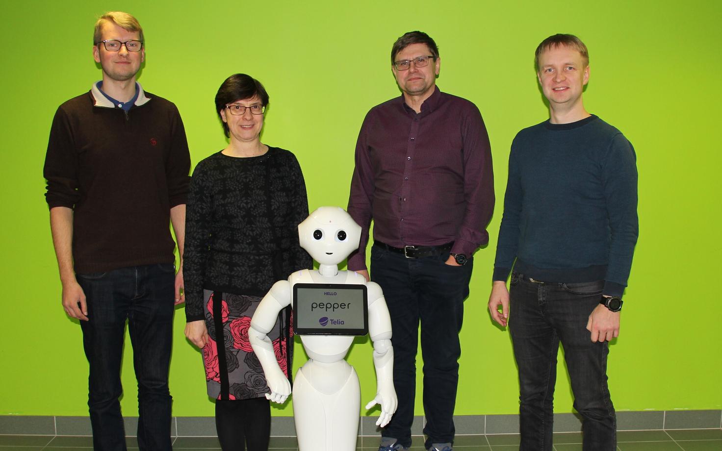 TÜ uus tudeng Pepper ja tema meeskond.