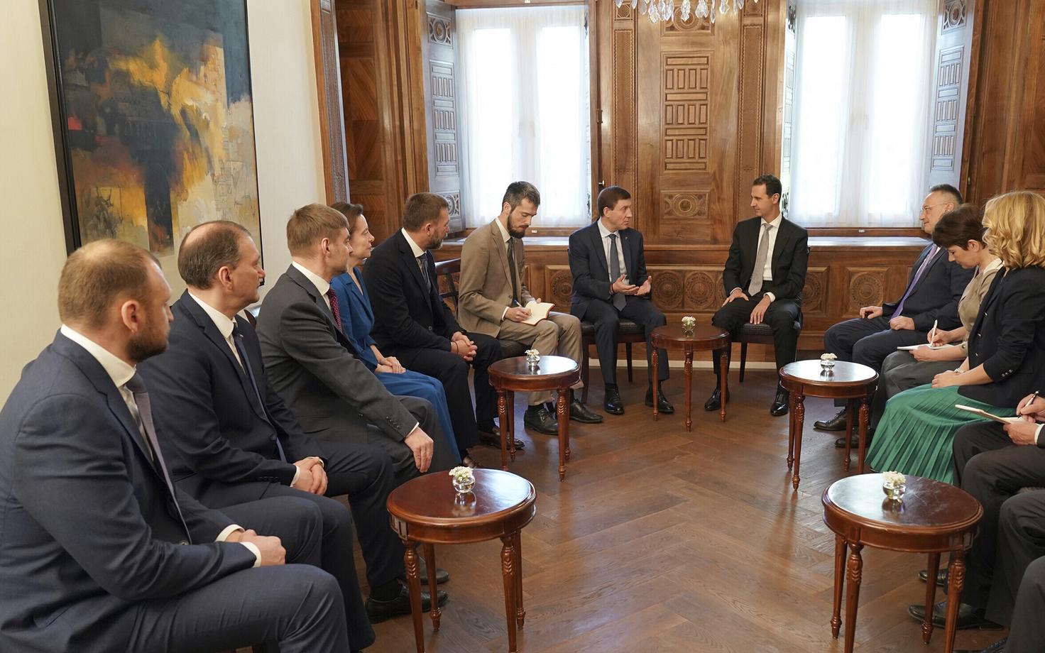 Süüria president Bashar al-Assad kohtumas 15. aprillil Damaskuses Vene riigiduuma saadikutega.