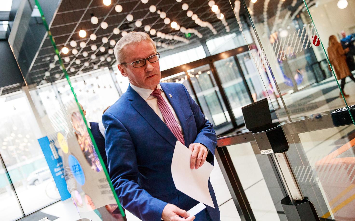 Яак Ааб на пресс-конференции.