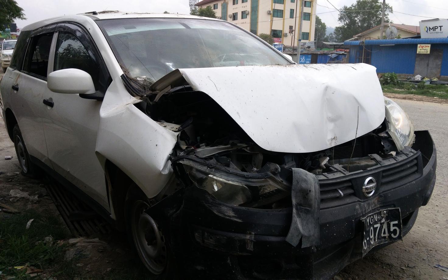 Kokkupõrgete käigus purustatud auto Myanmari põhjaosas Muses.