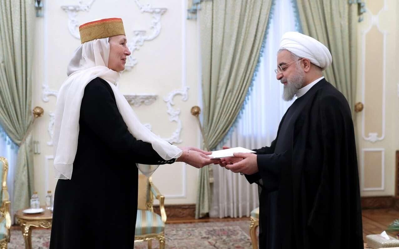 Estonian Ambassador Marin Mõttus presenting her credentials to Iranian Vice Minister of Foreign Affairs Morteza Sarmadi in Tehran on Tuesday. May 15, 2018.