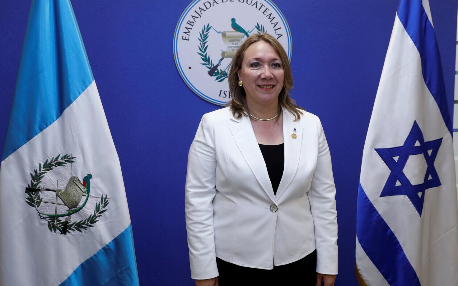 Guatemala suursaadik Sara Angelina Solis Jeruusalemmas uue saatkonnahoone avamisel 16. mail.
