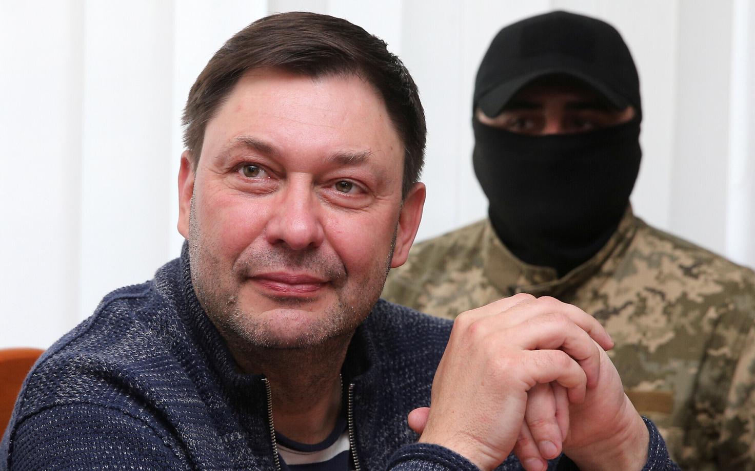 Глава РИА Новости-Украина Кирилл Вышинский в Херсонском суде.