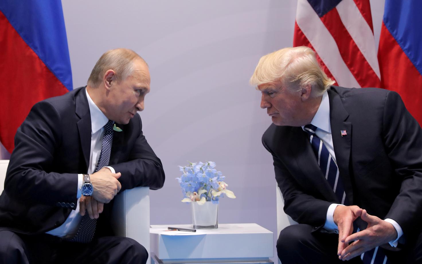 Владимир Путин и Дональд Трамп в Гамбурге в 2017 году.