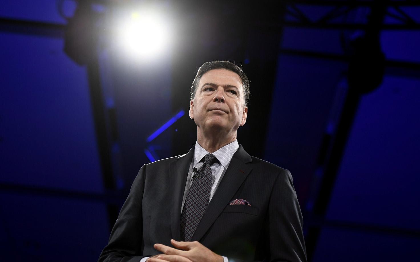 Endine FBI direktor James Comey.