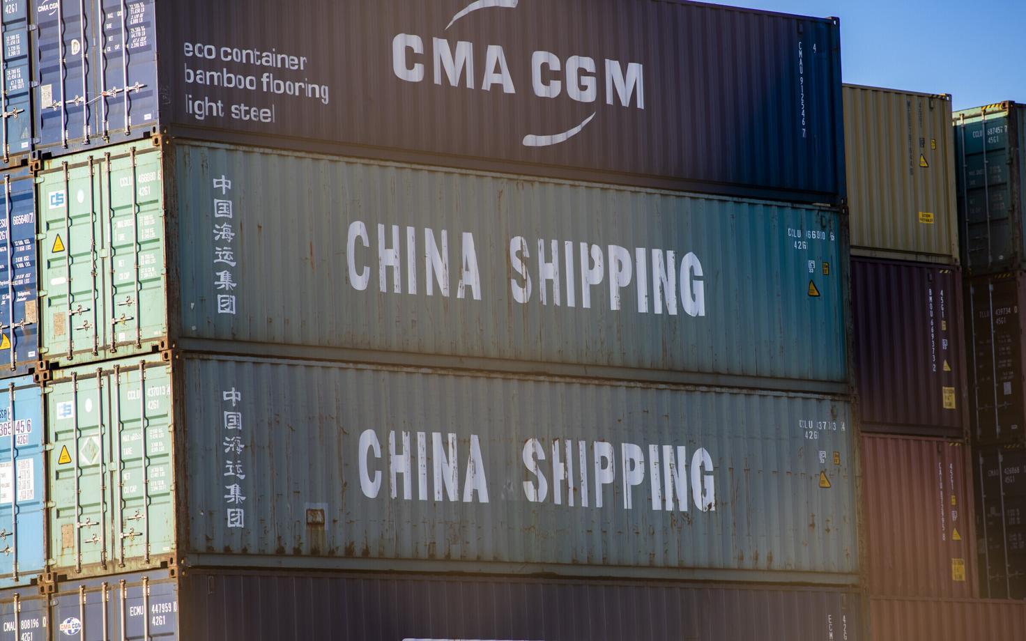 Китайские грузы в ново-зеландском порту Окленд.