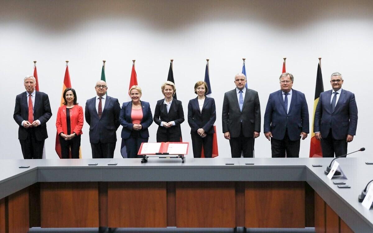 Kaitseministrid Prantsusmaa algatatud koostöölepet allkirjastamas.