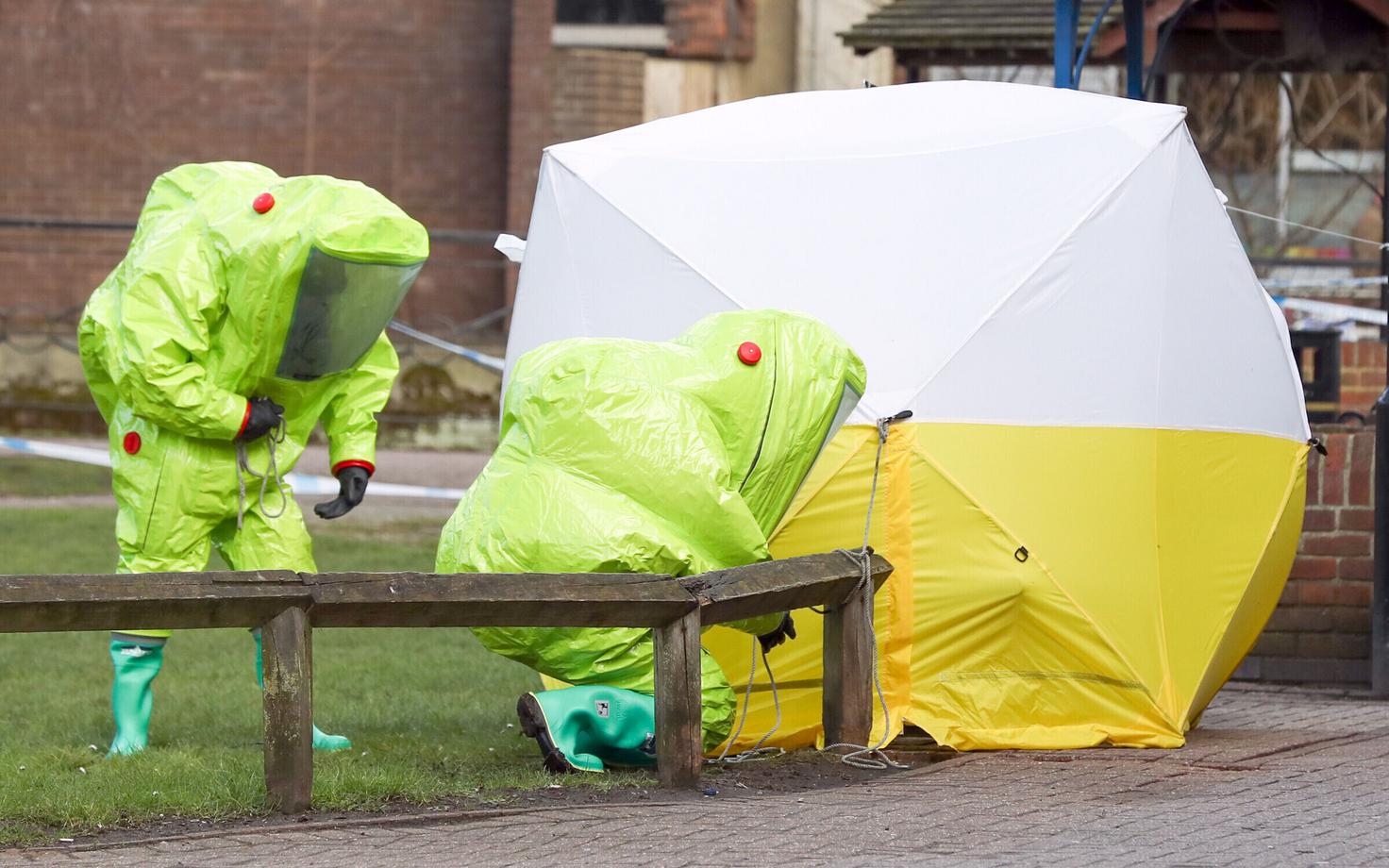 Briti keemiarelvaekspert märtsis Salisburys.