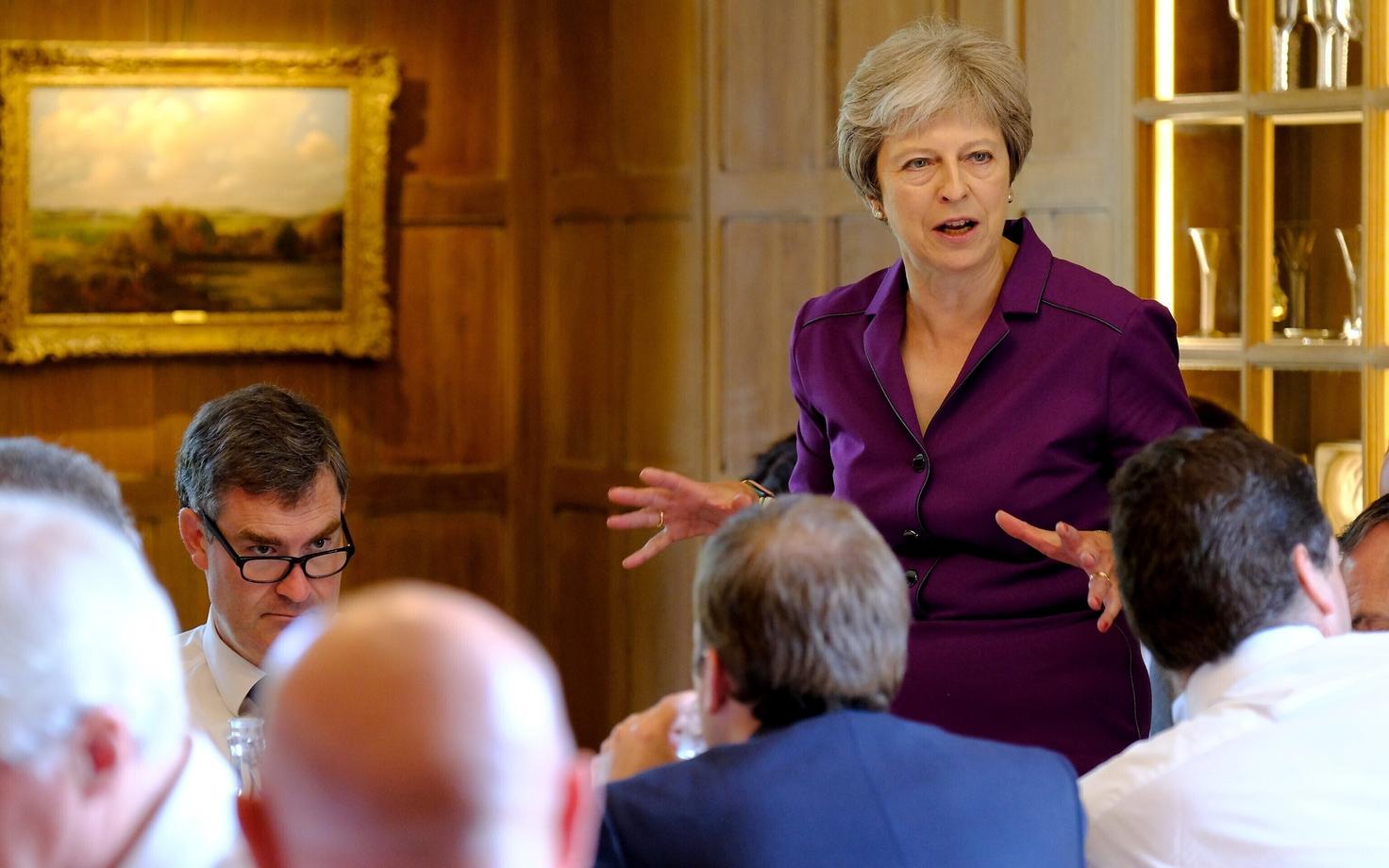 Тереза Мэй на заседании кабинета министров.