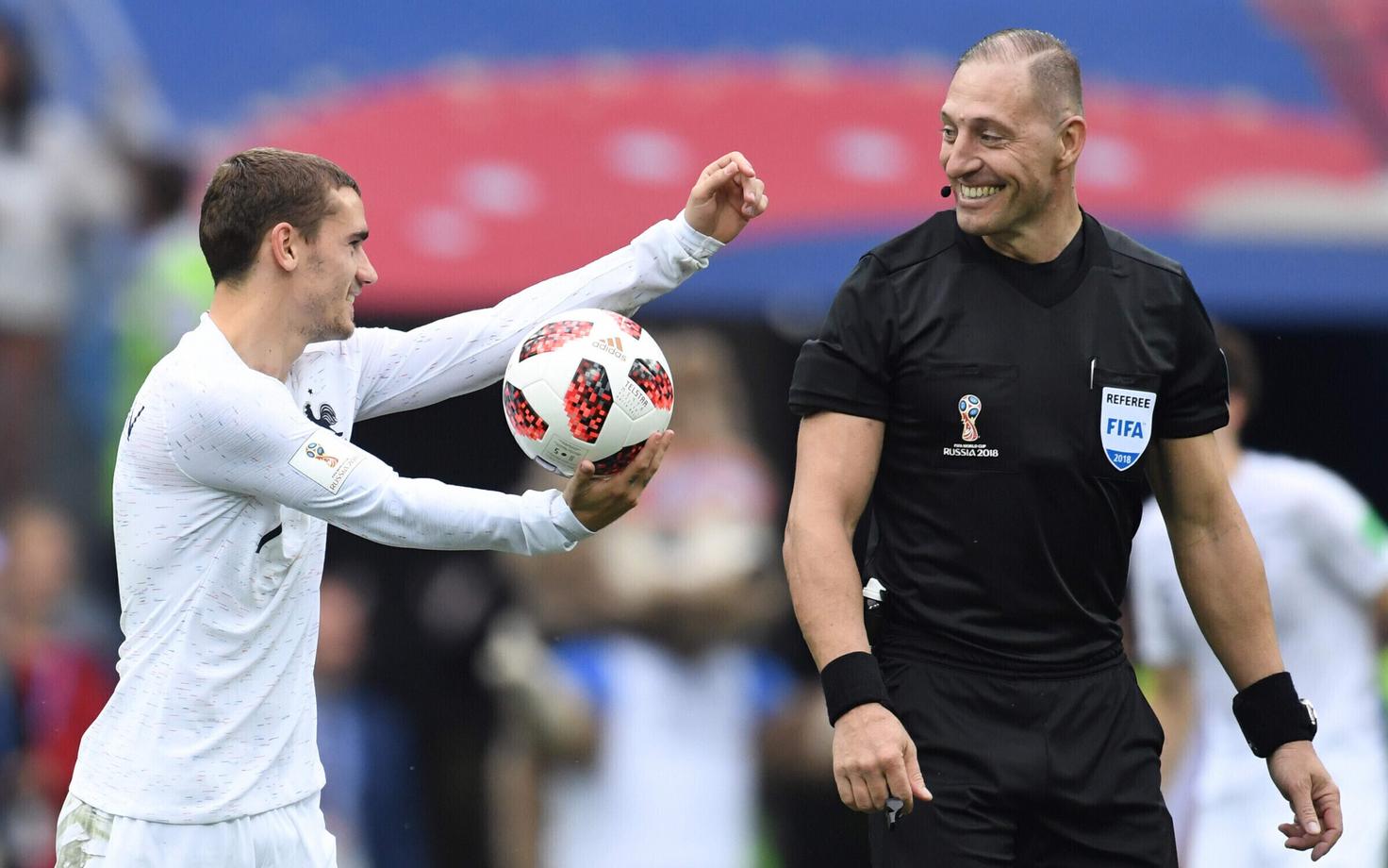 Антуан Гризманн (сборная Франции) и Нестор Питана.