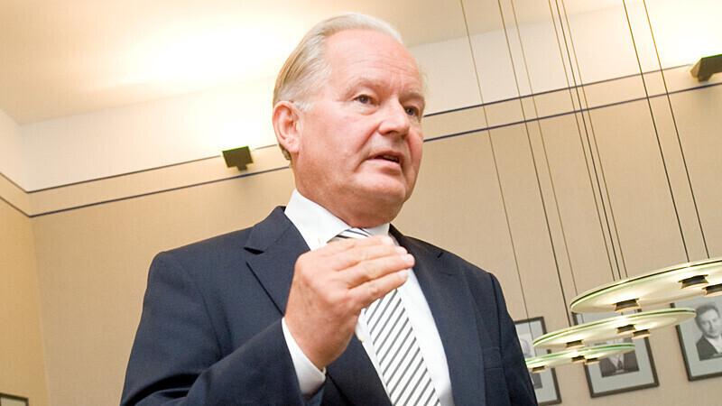 Яан Мянник родился в Швеции.