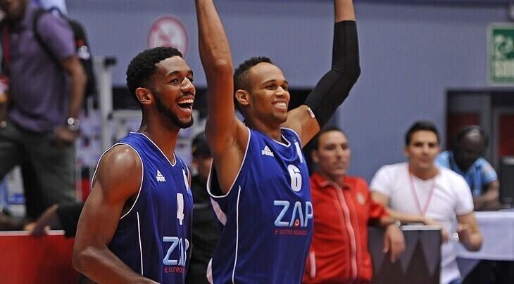 Иван Альмейда (справа) продолжит карьеру в Таллинне.