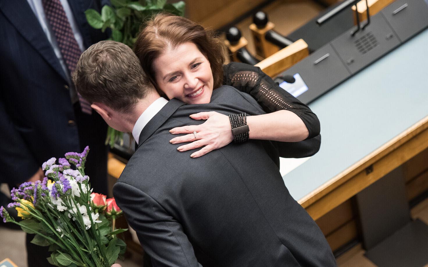 Лийза Овийр покинула парламент.