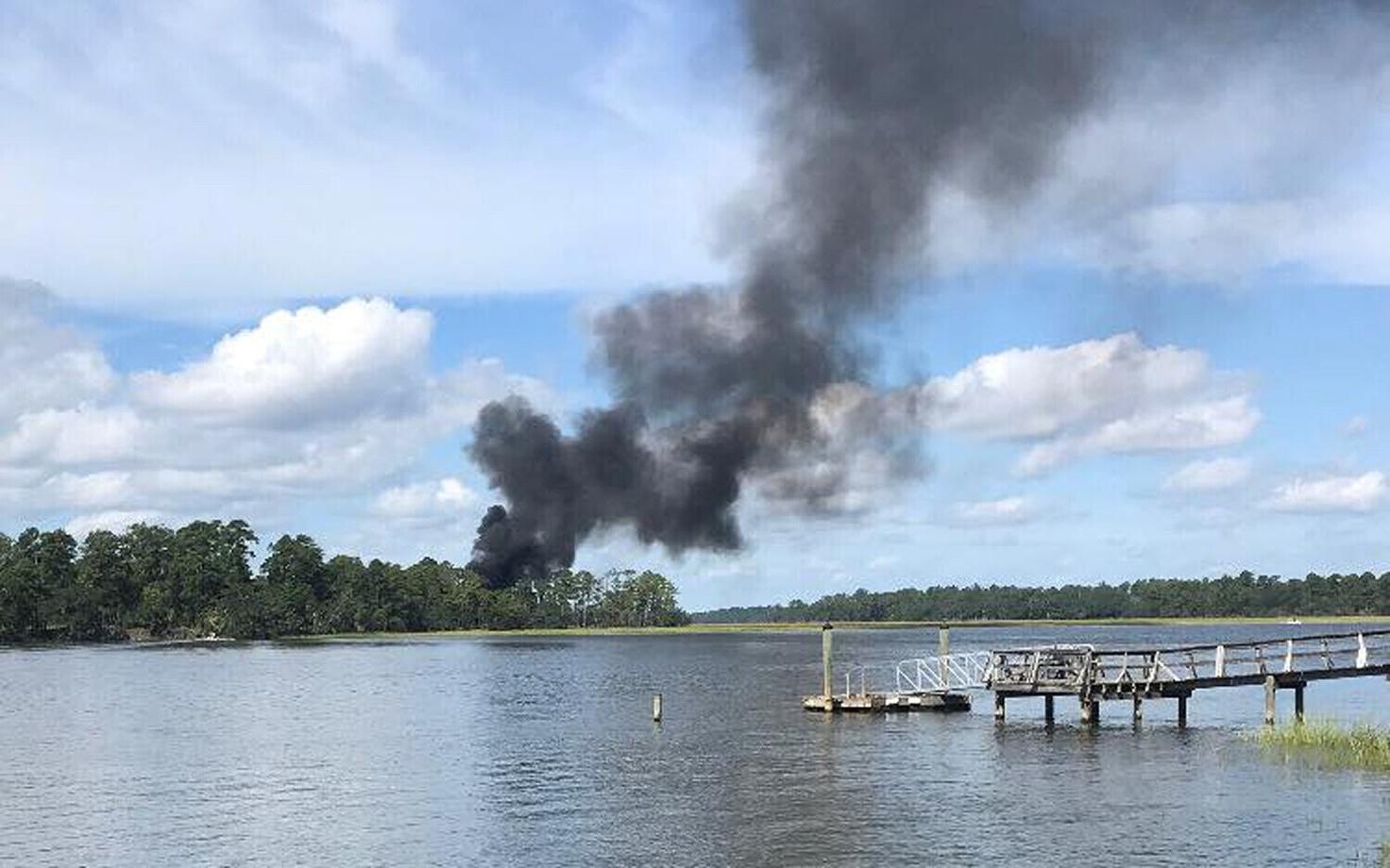 Suitsusammas F-35 allkukkumiskohas Lõuna-Carolinas.