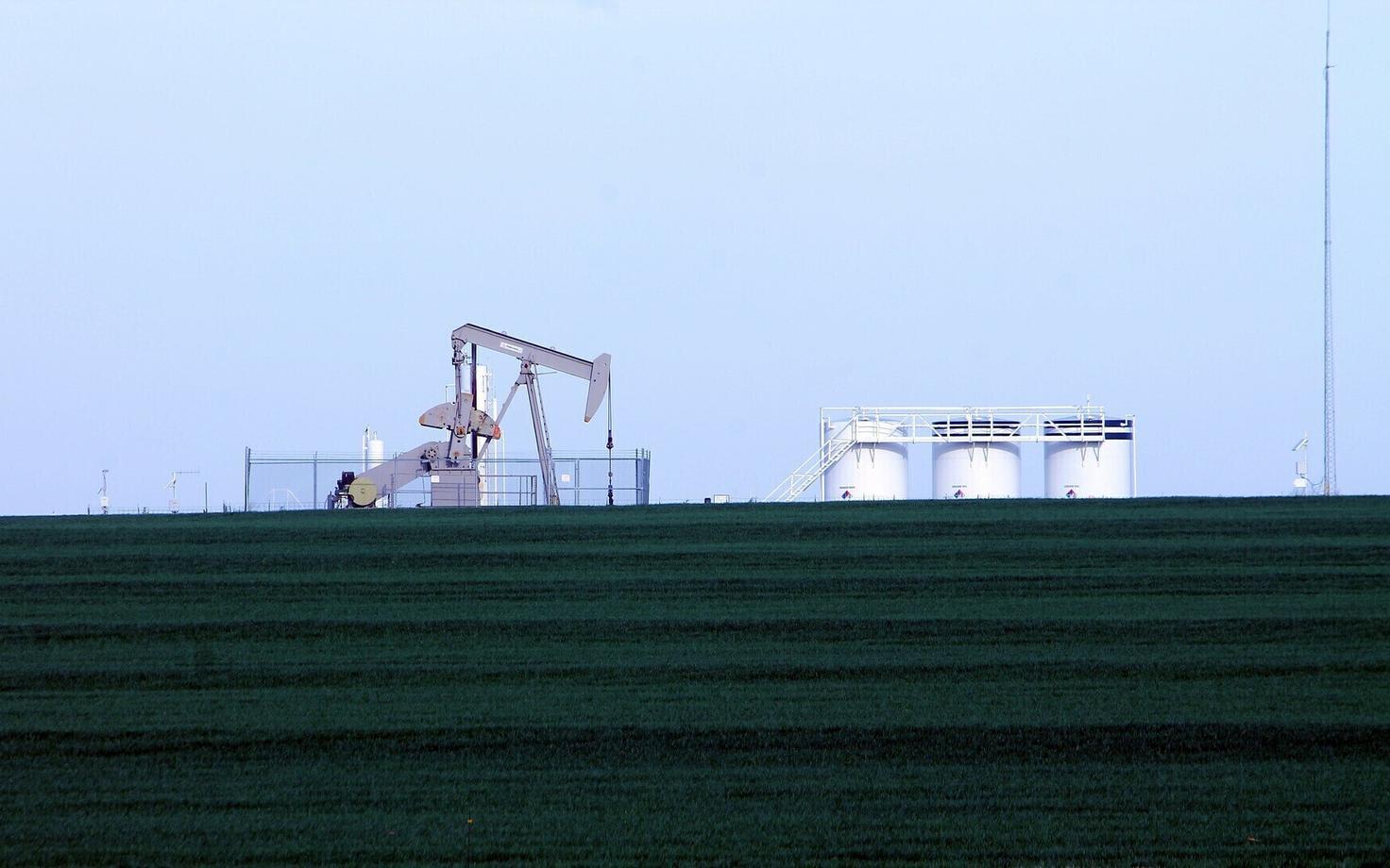 Нефть. Иллюстративная фотография.