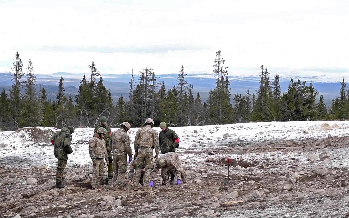 Saksa ja Läti sõjaväelased Norras Trident Juncture õppusel.