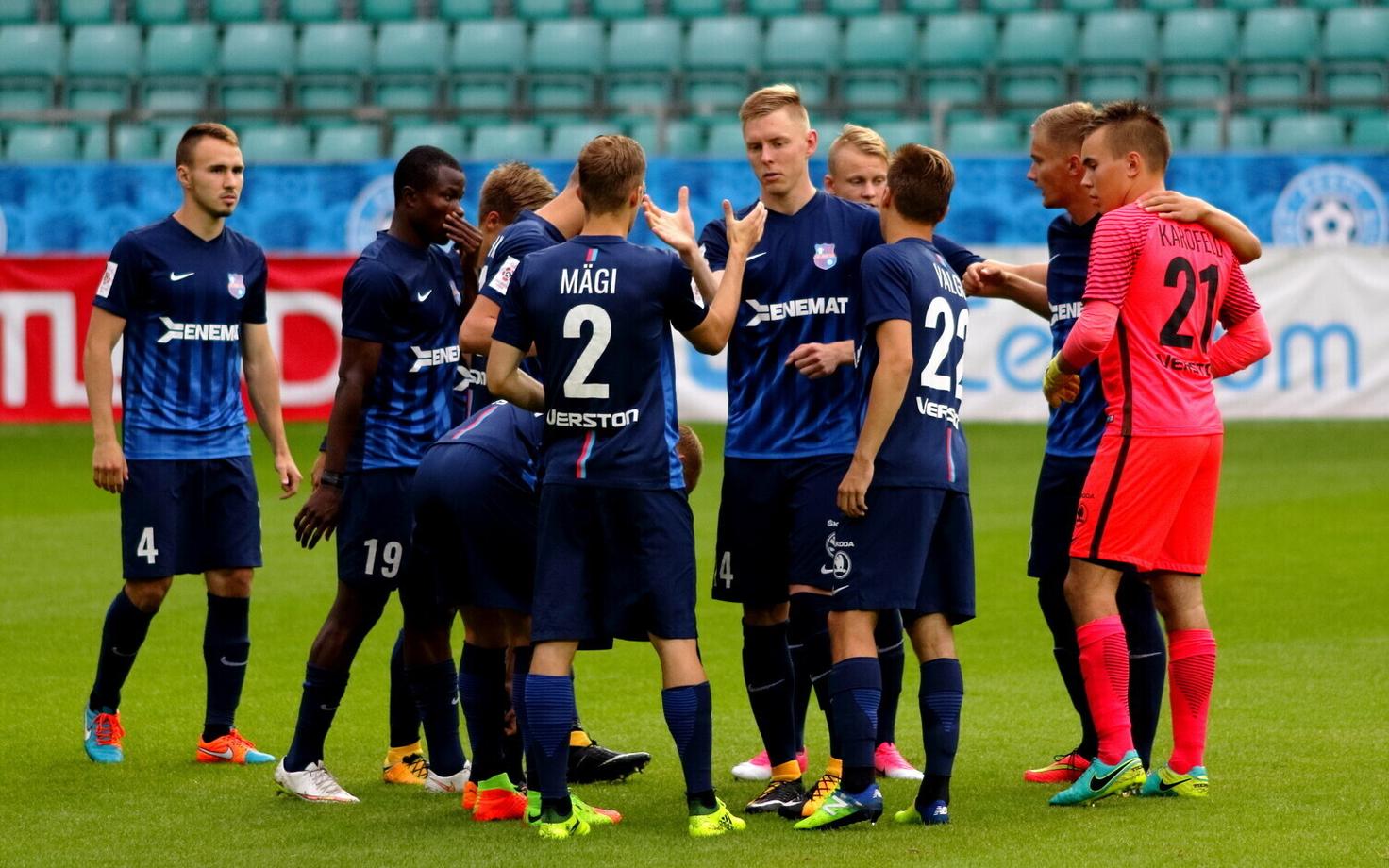 Футболисты