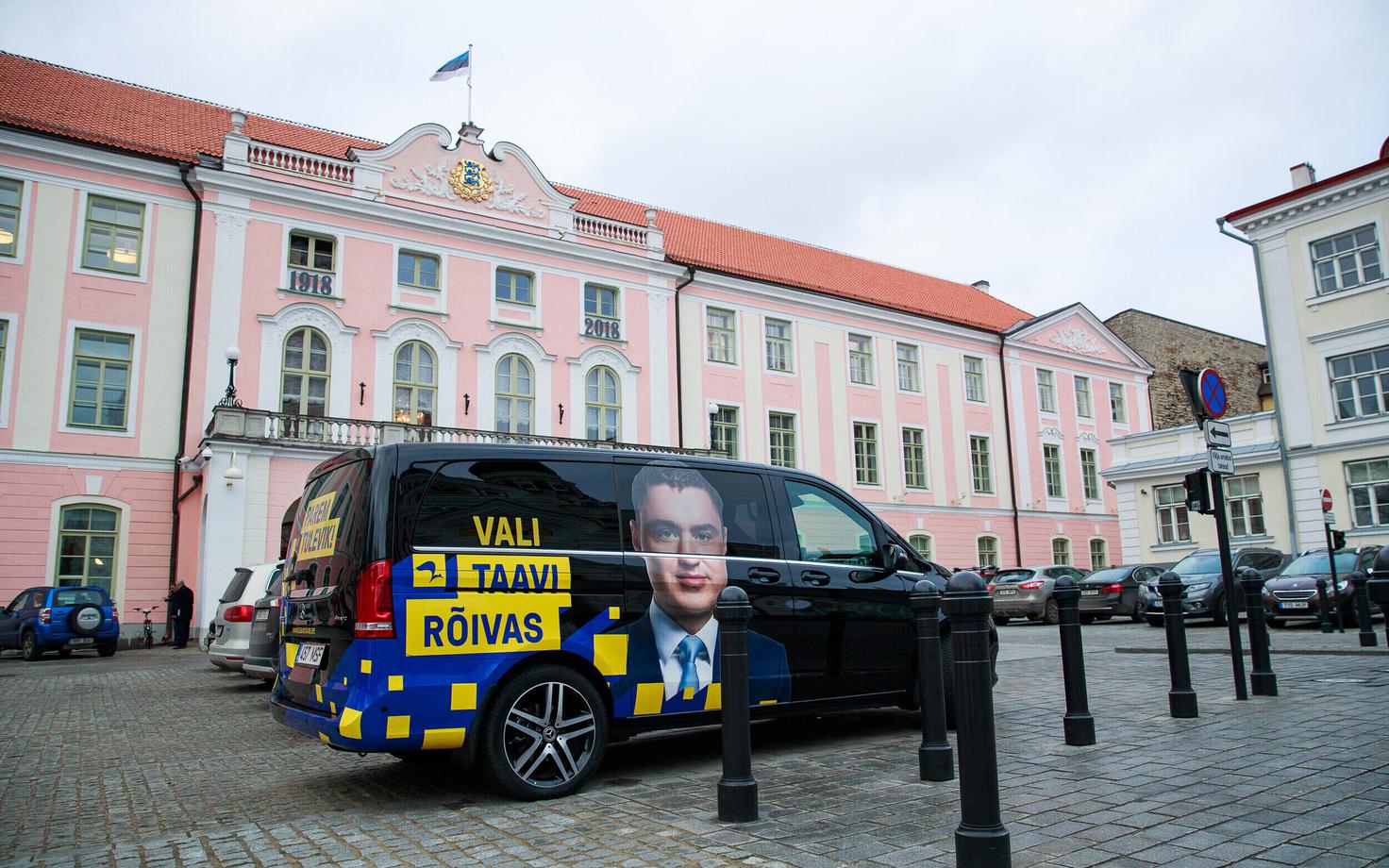 Taavi Rõivase kampaaniabuss.