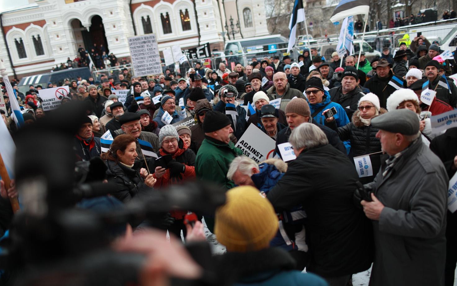 Indrek Tarand EKRE meeleavaldusel piiramisrõngas