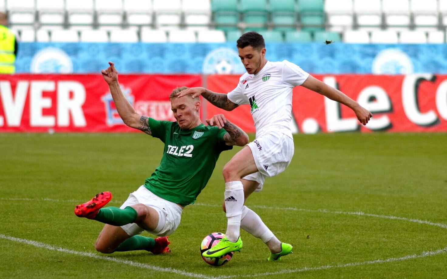 Жоао Моррели (справа) провел в