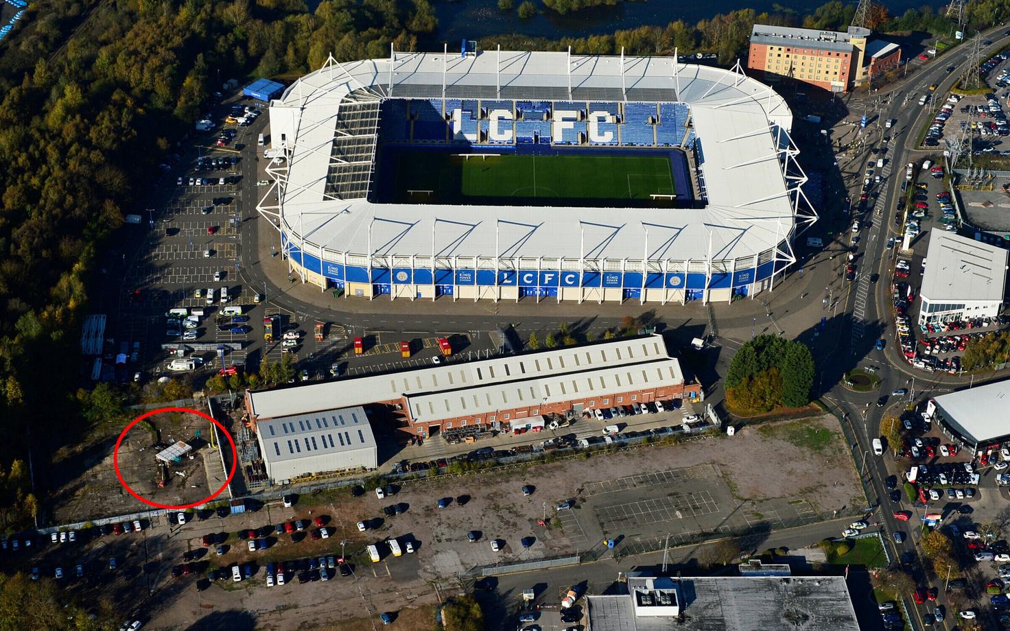 Leicester City kodustaadion ja punase sõõri sees kopteri kukkumiskoht