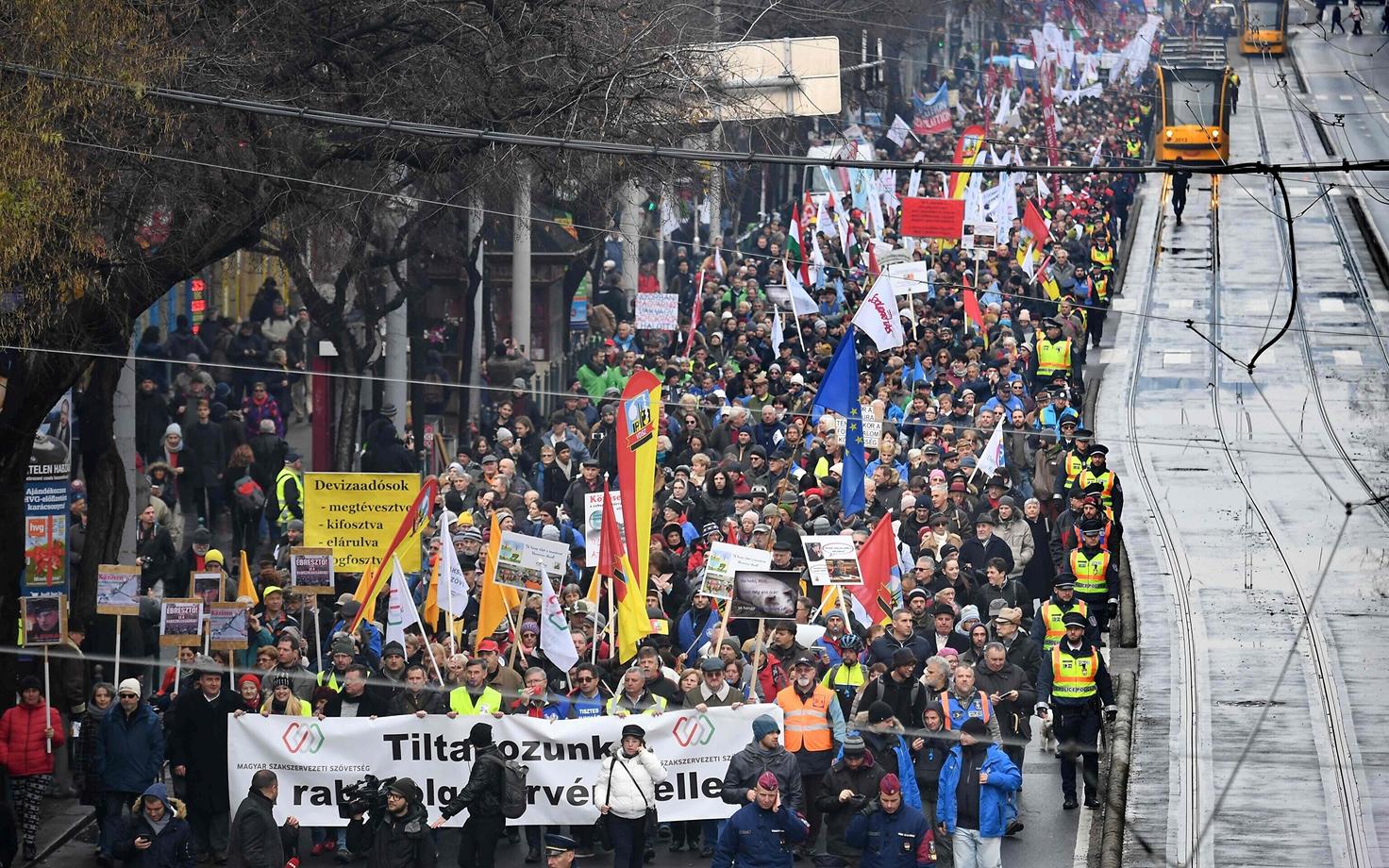 Protest tööseaduse vastu Budapestis.