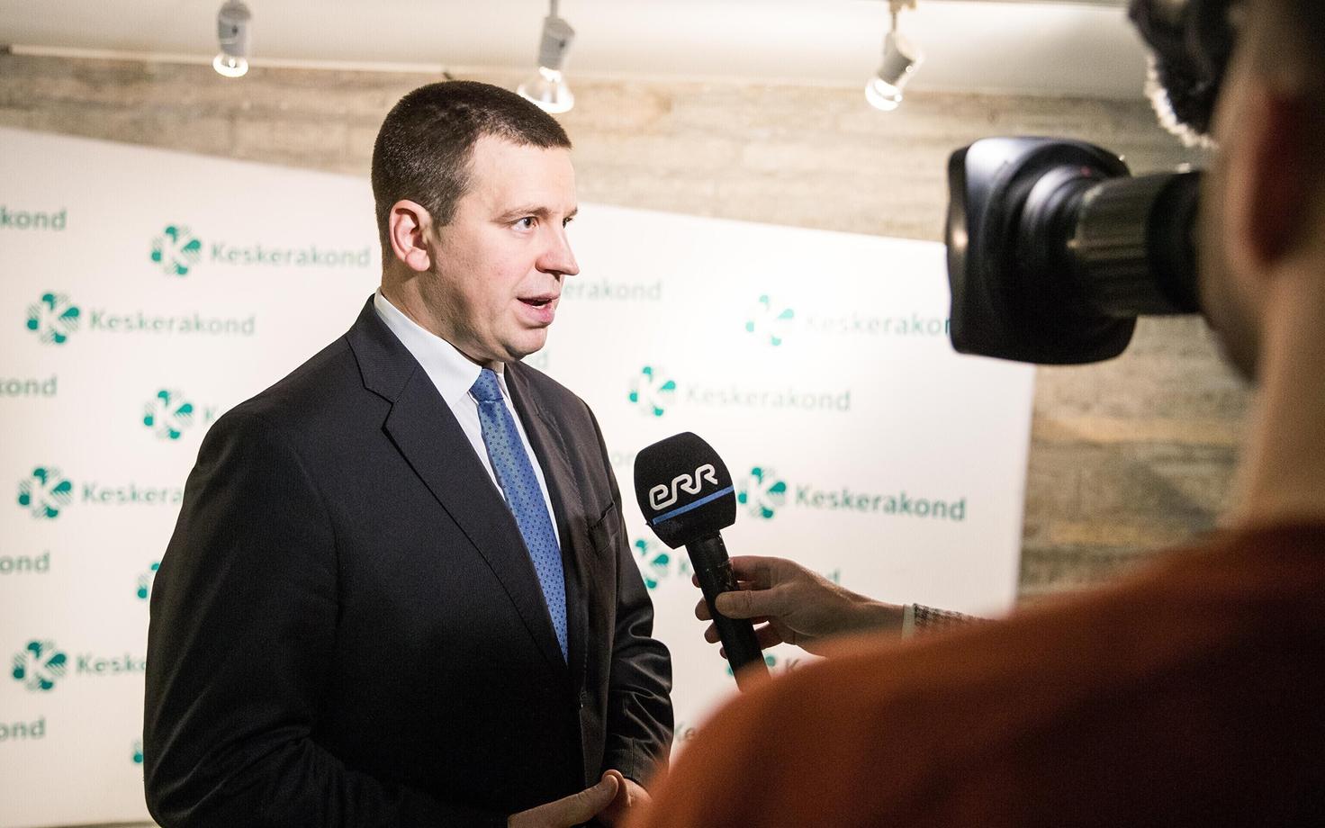 Prime Minister and Centre Party leader Jüri Ratas speaking to ERR at the party conference on Saturday.