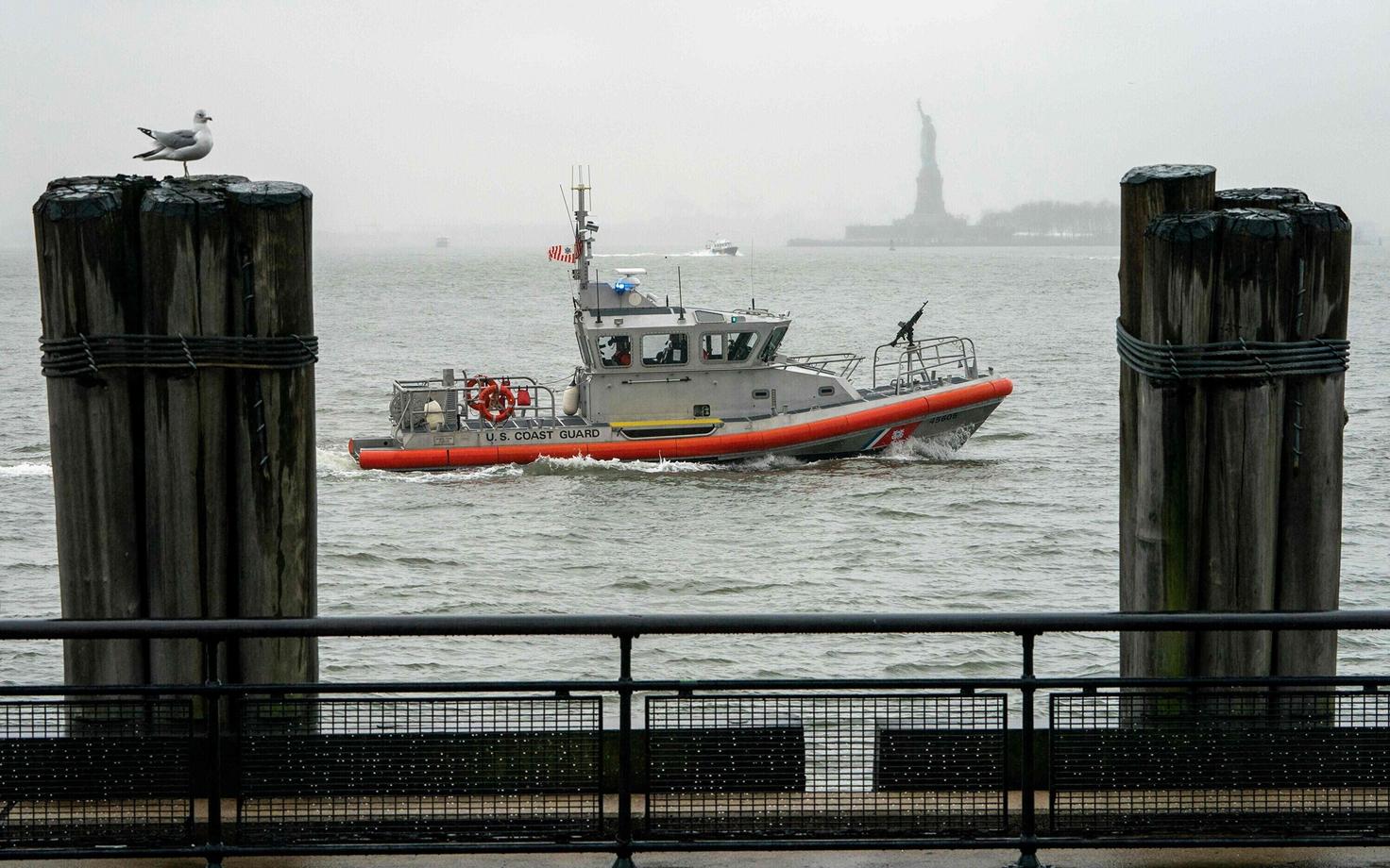 Судно Береговой охраны США.