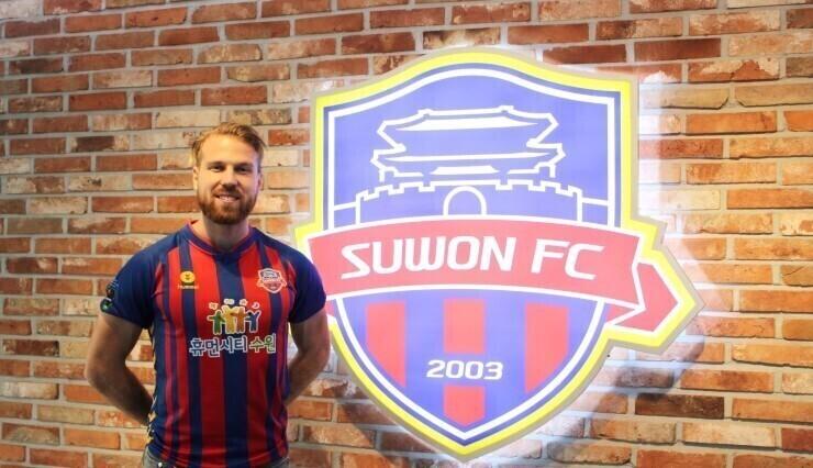 Хенри Аниер.