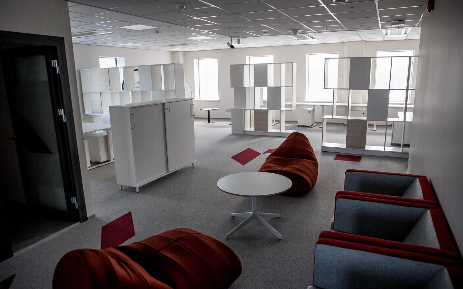 Superministeerium on üks näide kontorist, kus peaks olema töökohti igale maitsele.