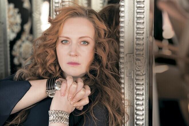 Актриса и режиссер Юлия Ауг.