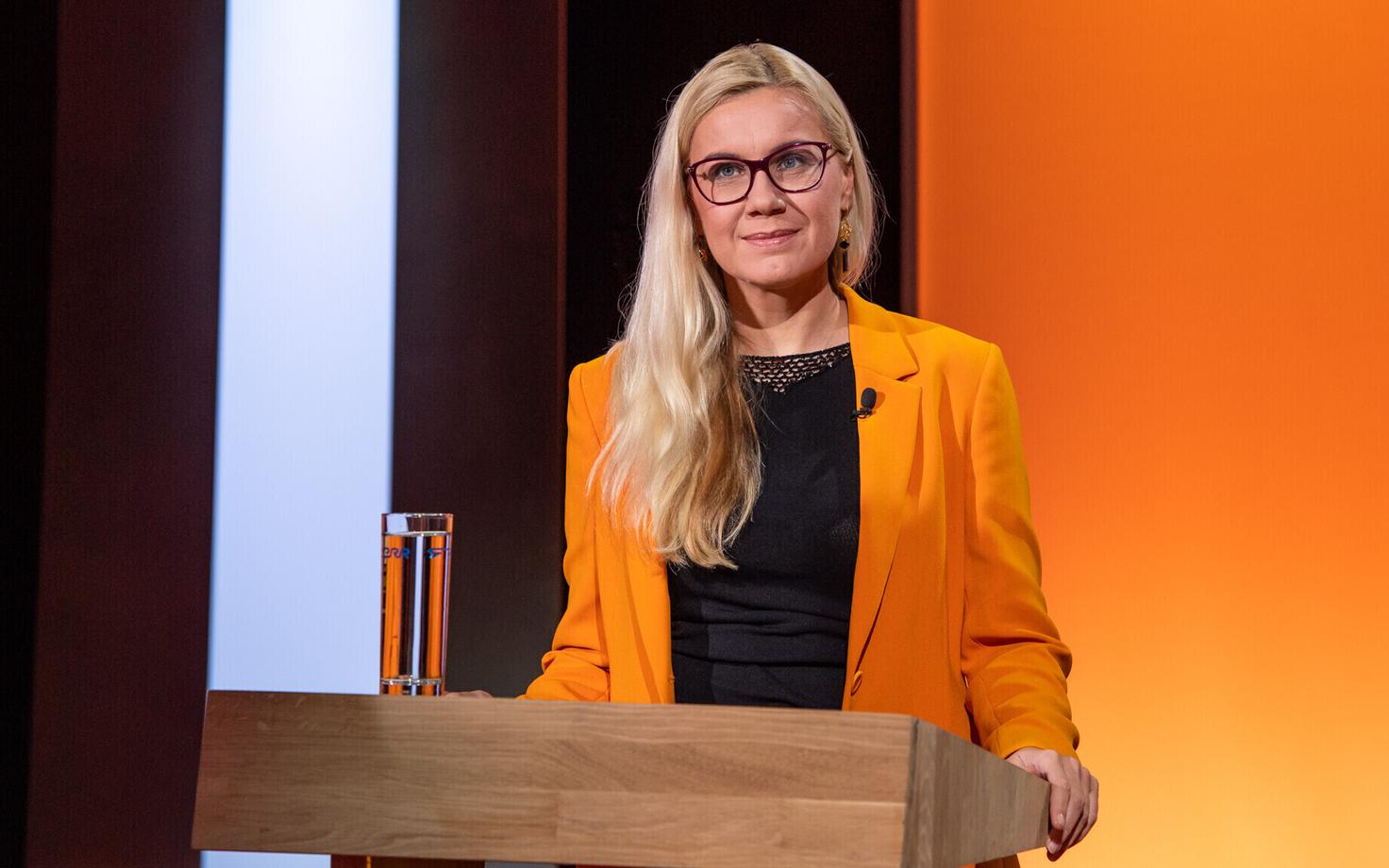 Кадри Симсон извинилась от имени партии.