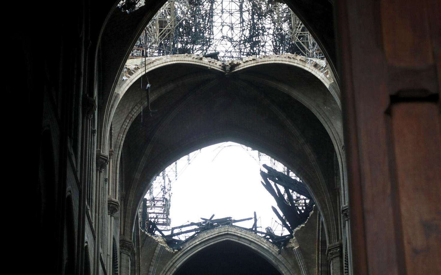 Собор Парижской Богоматери после пожара.