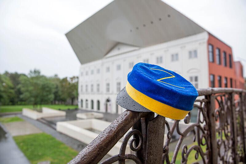 Нарвскому колледжу ищут директора.