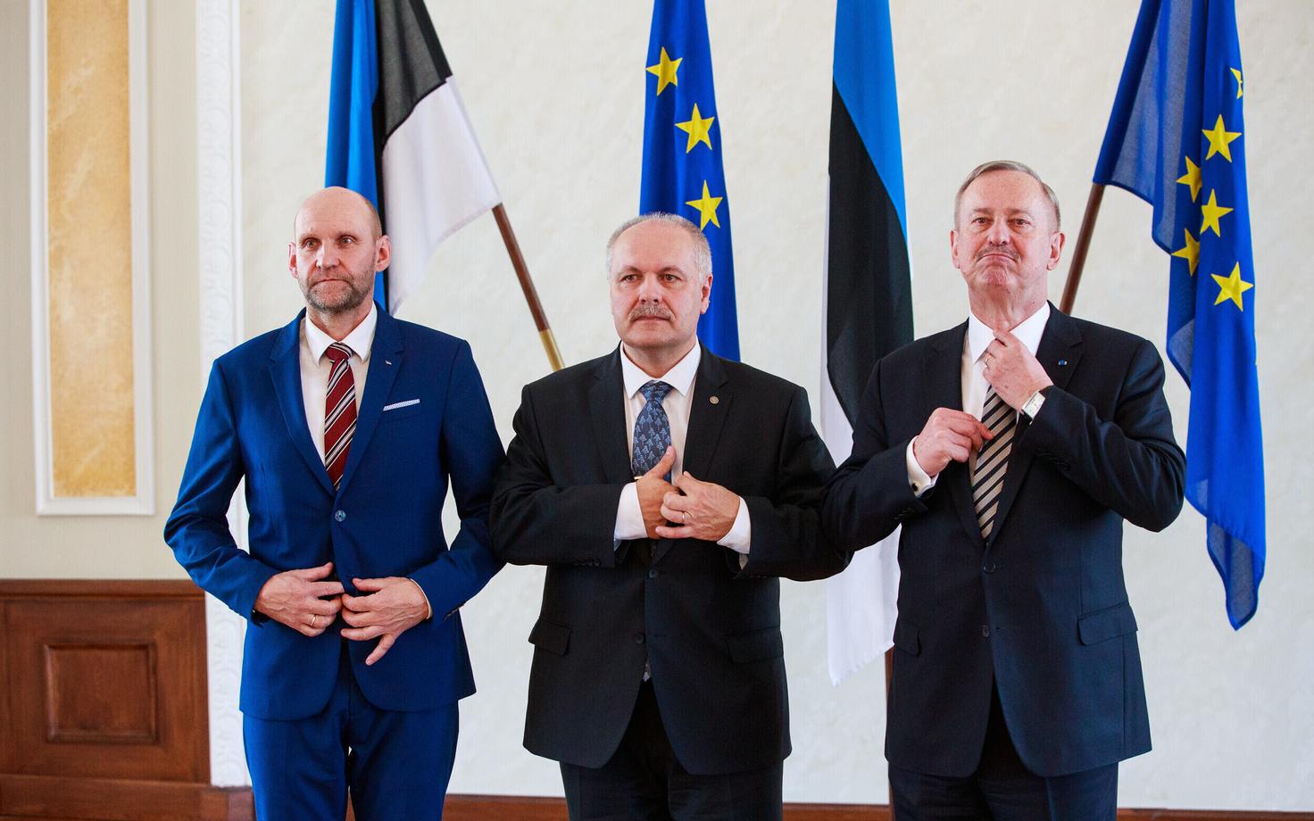 В день выборов правления Рийгикогу 5 апреля в Белом зале флаги ЕС еще стояли рядом с флагами Эстонии.