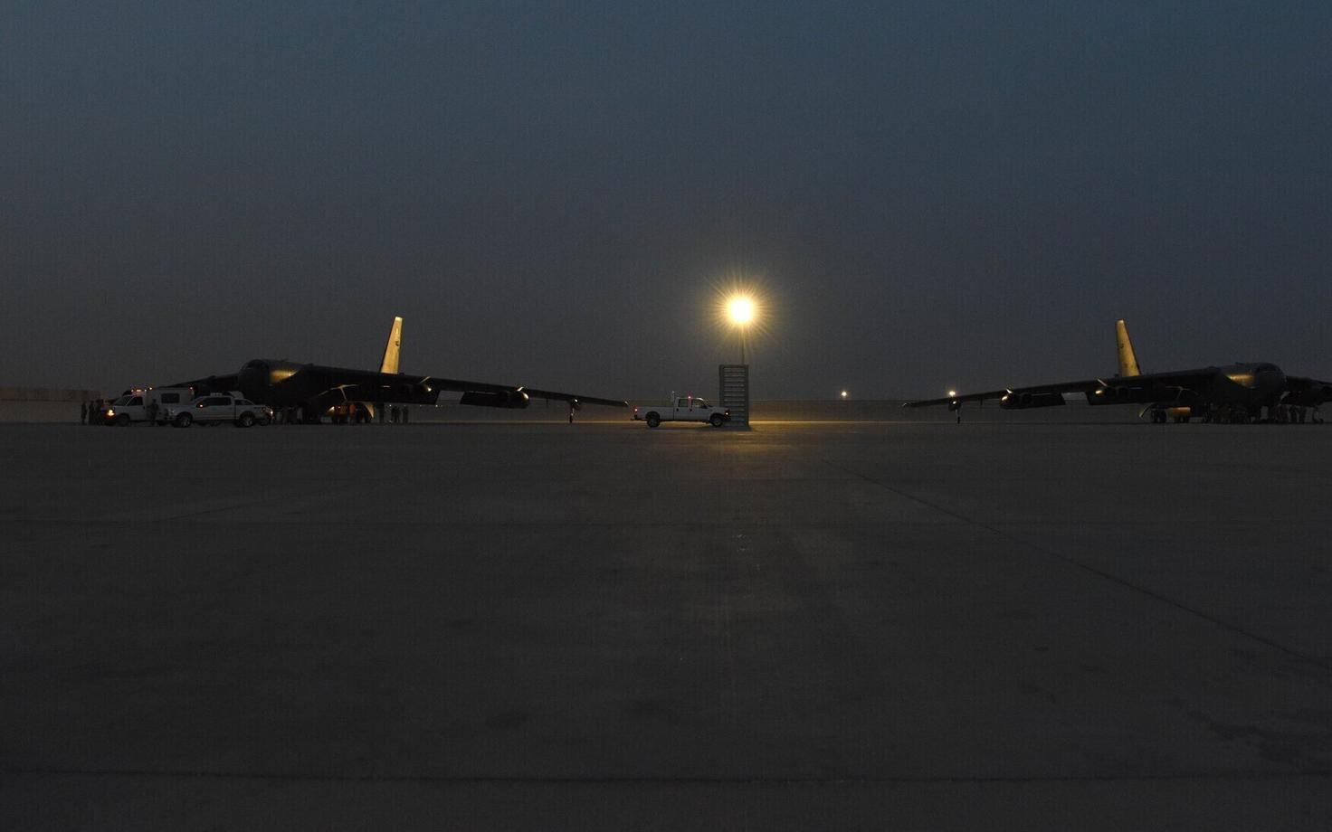 USA pommitajad B-52 Kataris.