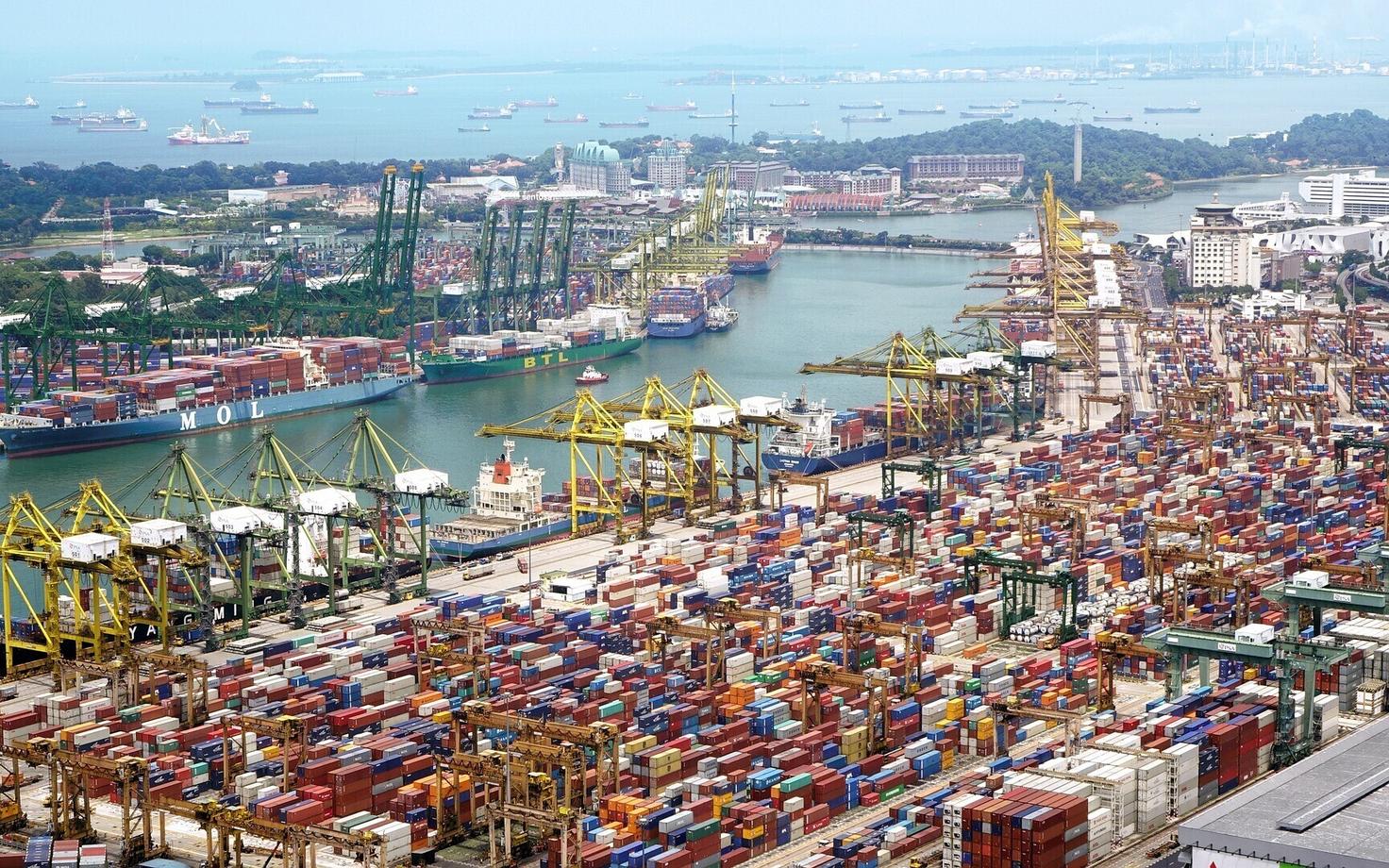 Трамп приказал начать процесс повышения тарифов практически на весь оставшийся импорт из Китая.