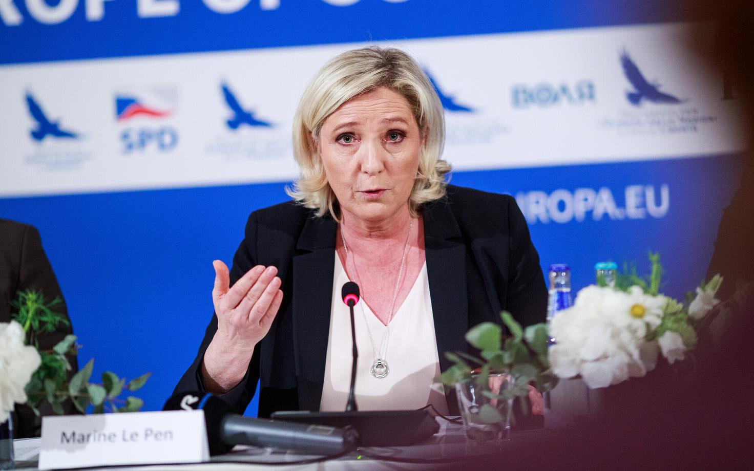 Prantsuse Rahvusliku Liidu juht Marine Le Pen Tallinnas pressikonverentsil.