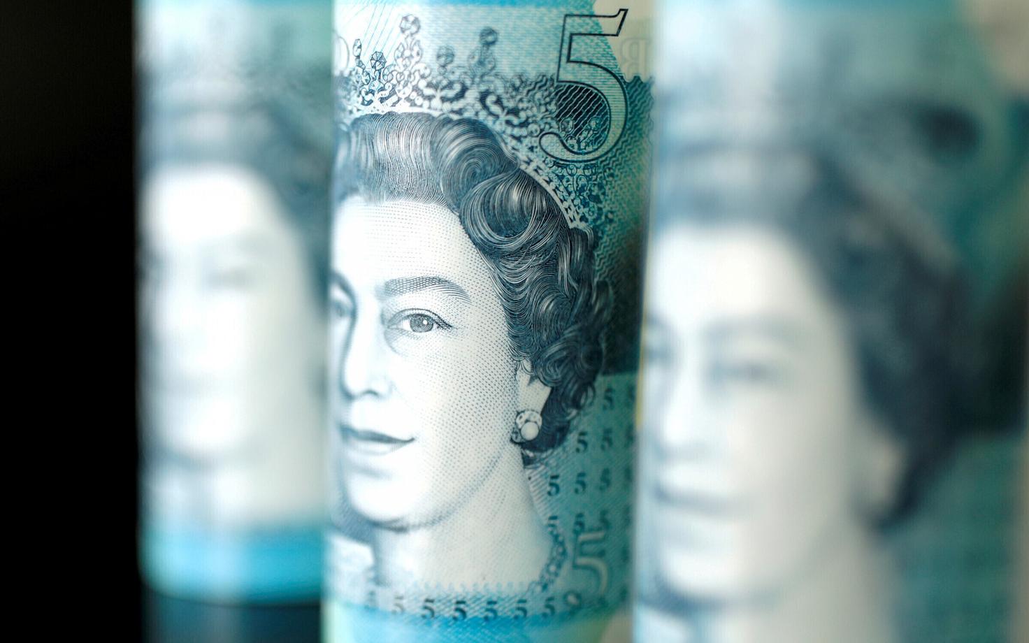 Курс фунта стерлингов не стабилен.