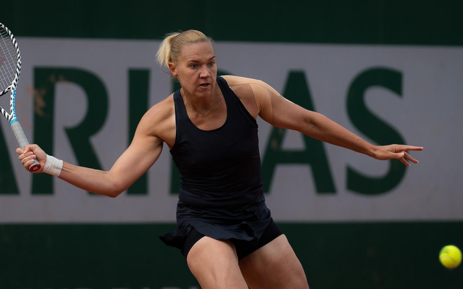 Kaia Kanepi in action at Roland Garros.
