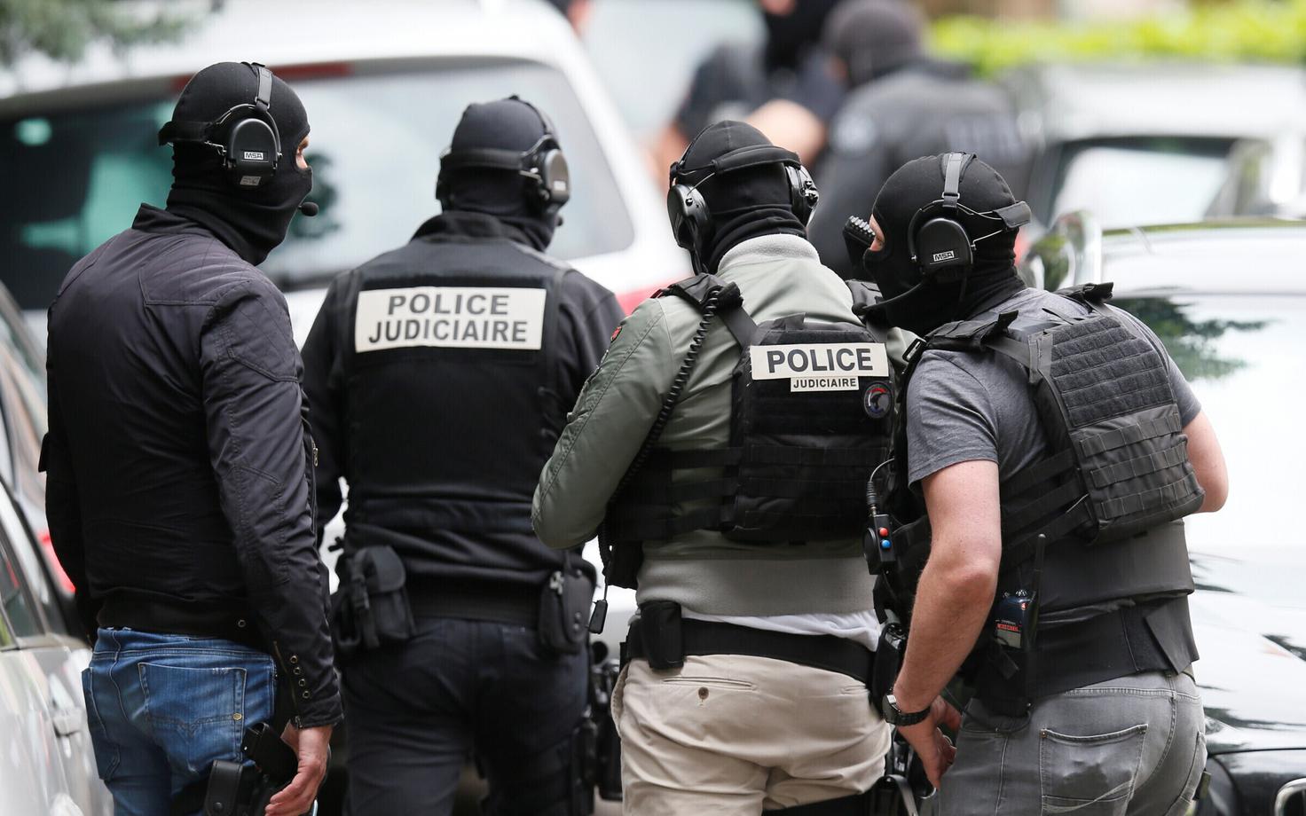 Prantsuse võimuesindajad operatsioonil Lyonis 27. mail.