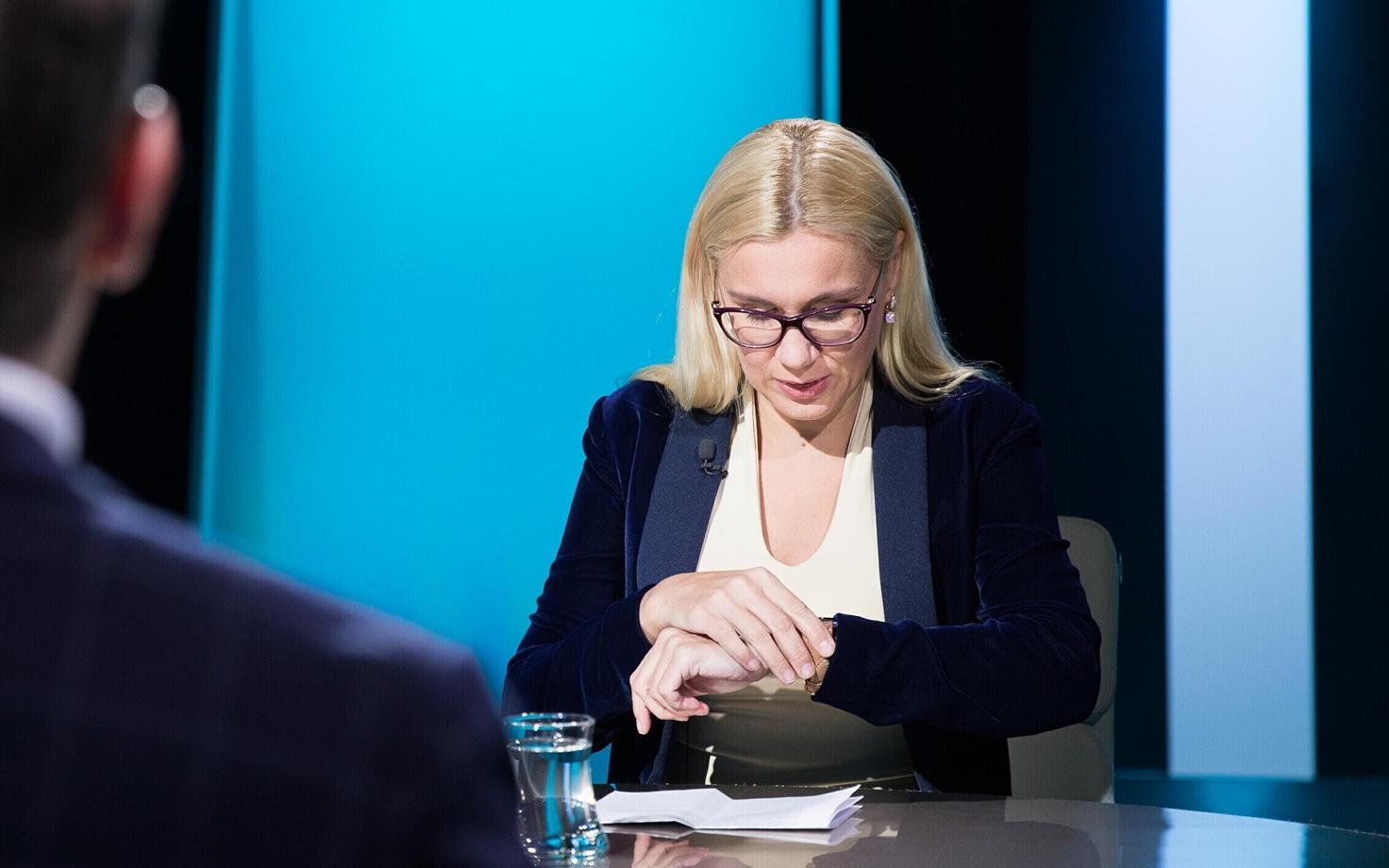 Kadri Simson (Centre).