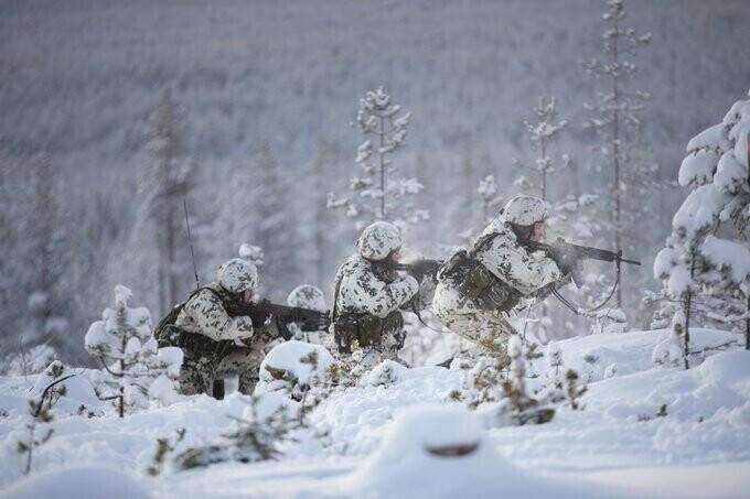 Soome sõdurid õppusel.